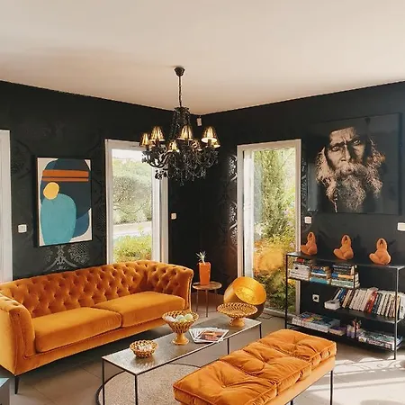 Patio De Violette 3* Юзес