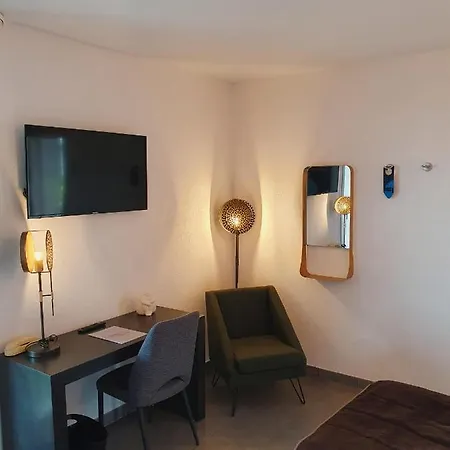 Patio De Violette Юзес