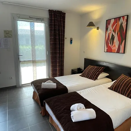 Patio De Violette 3* Юзес