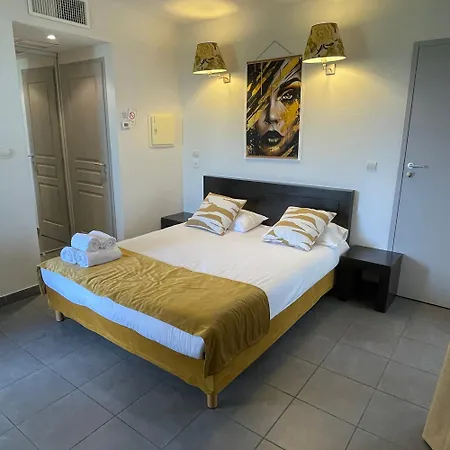 Hotell Patio De Violette 3*
