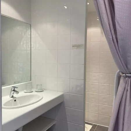 Patio De Violette Отель Юзес