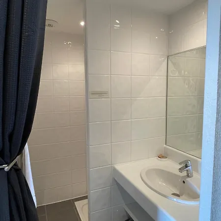 Отель Patio De Violette Юзес