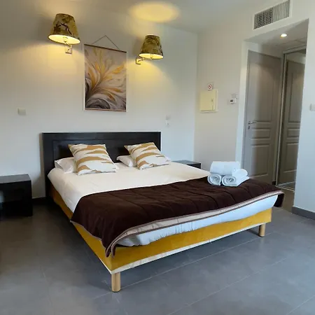 Patio De Violette Hotell