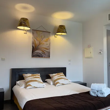 Patio De Violette Отель Юзес