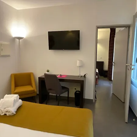 Patio De Violette 3*