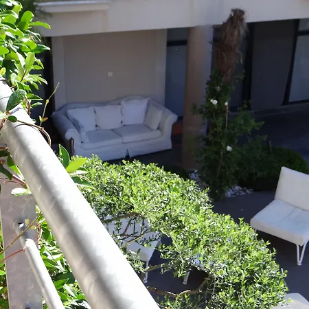 Patio De Violette 3*