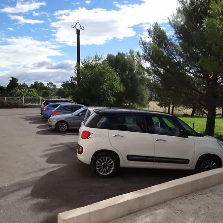 Patio De Violette 3*