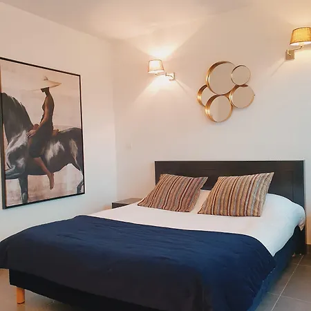 Patio De Violette 3* Юзес